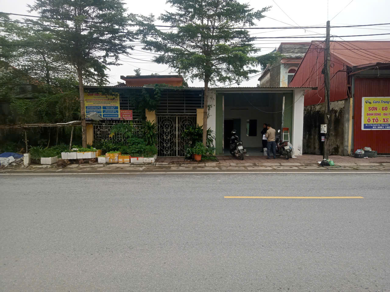 đất mặt đường 23 mê linh